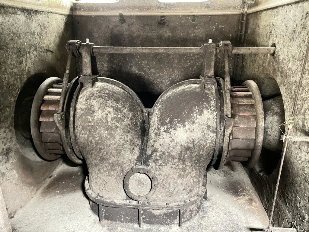 Alte Zwillings-Francis-Turbine vor dem Ausbau